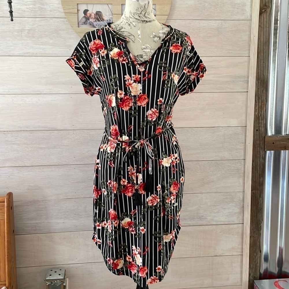 𝅺bobbie Brooks Black Flower Stretch Dress M